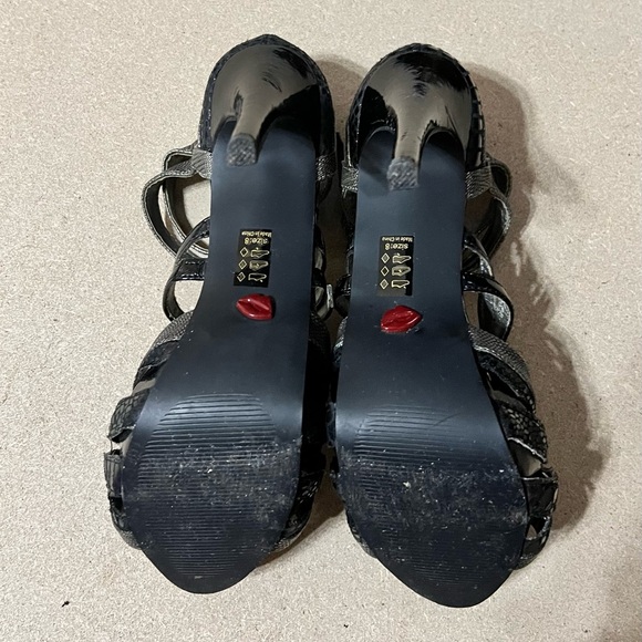 Promise Shoes Women’s Platform Heels. Black and Pewter Snakeskin design. - Picture 9 of 10